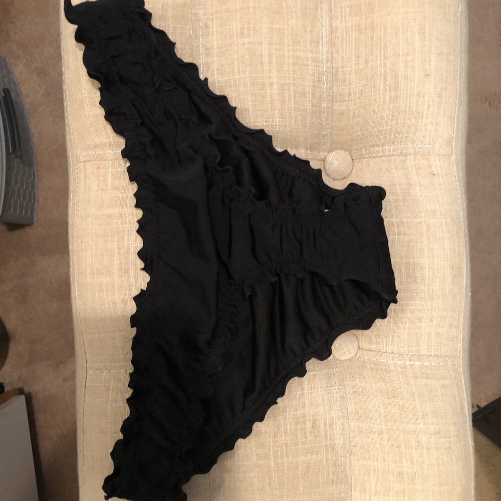 Shade and shore ruffle butt bikini bottoms